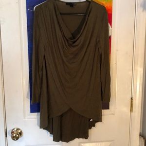 green high low scoop neck long sleeve top
